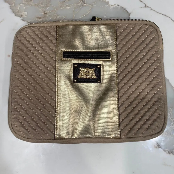 Juicy Couture Accessories - Juicy Couture Cream Ivory Tablet Laptop Zipper Case Holder